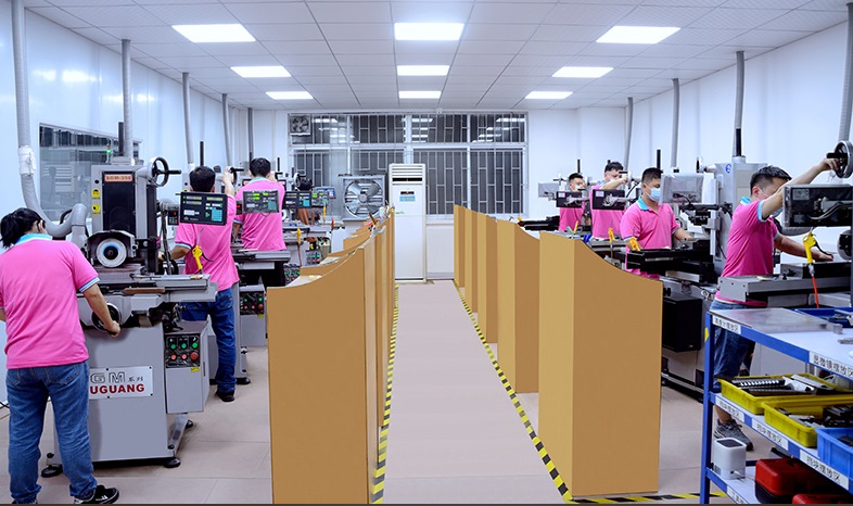 Como a qualidade da superfície afeta o desempenho das peças do molde?