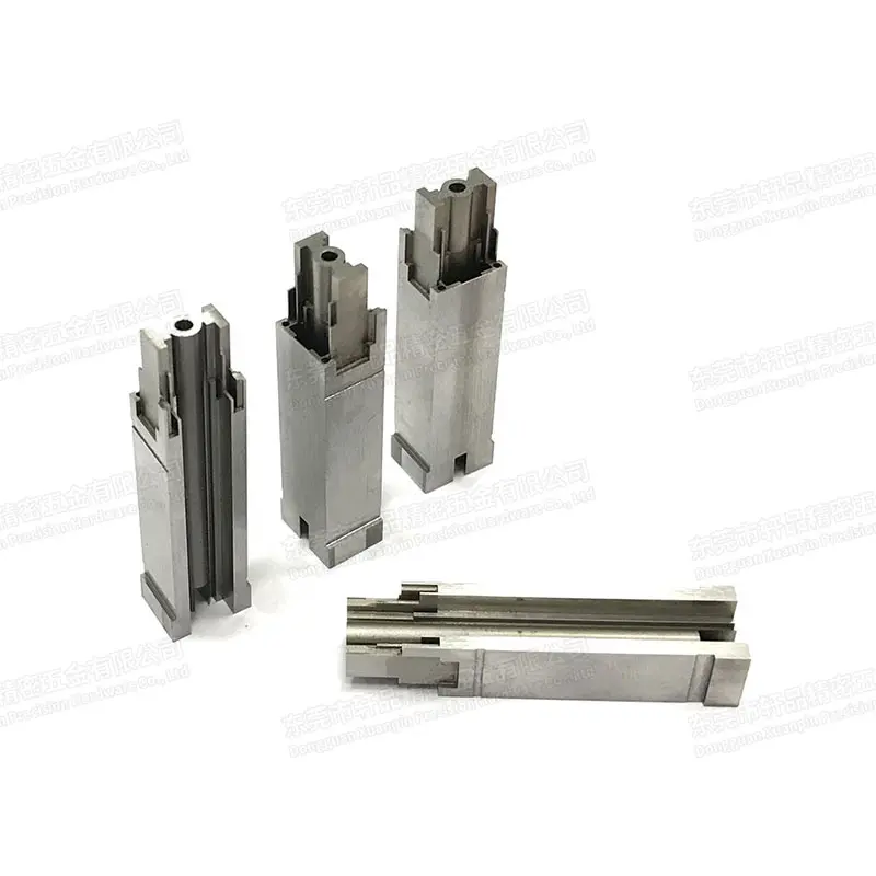 Usinagem de precisão para componentes de conector
